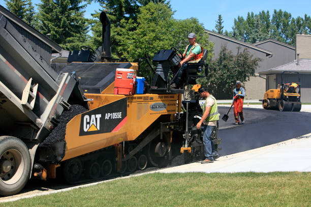 Best Asphalt Driveway Paving in Rushvle, IL
